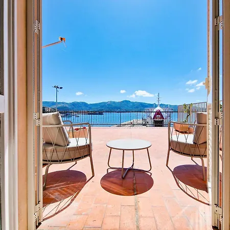 Loft Terrazza Sul Mare アパート ポルトフェッラーイオ